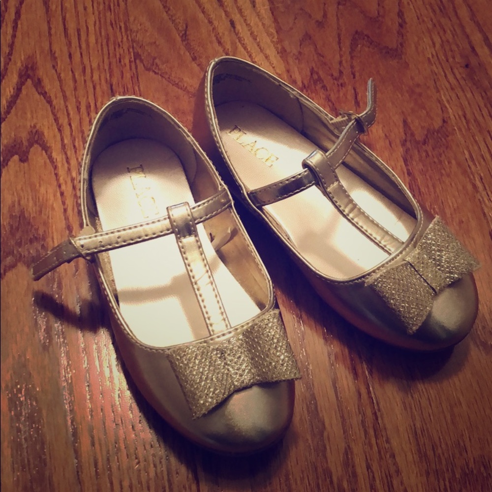 Children’s Place Girls Dress Shoe Gold Metallic